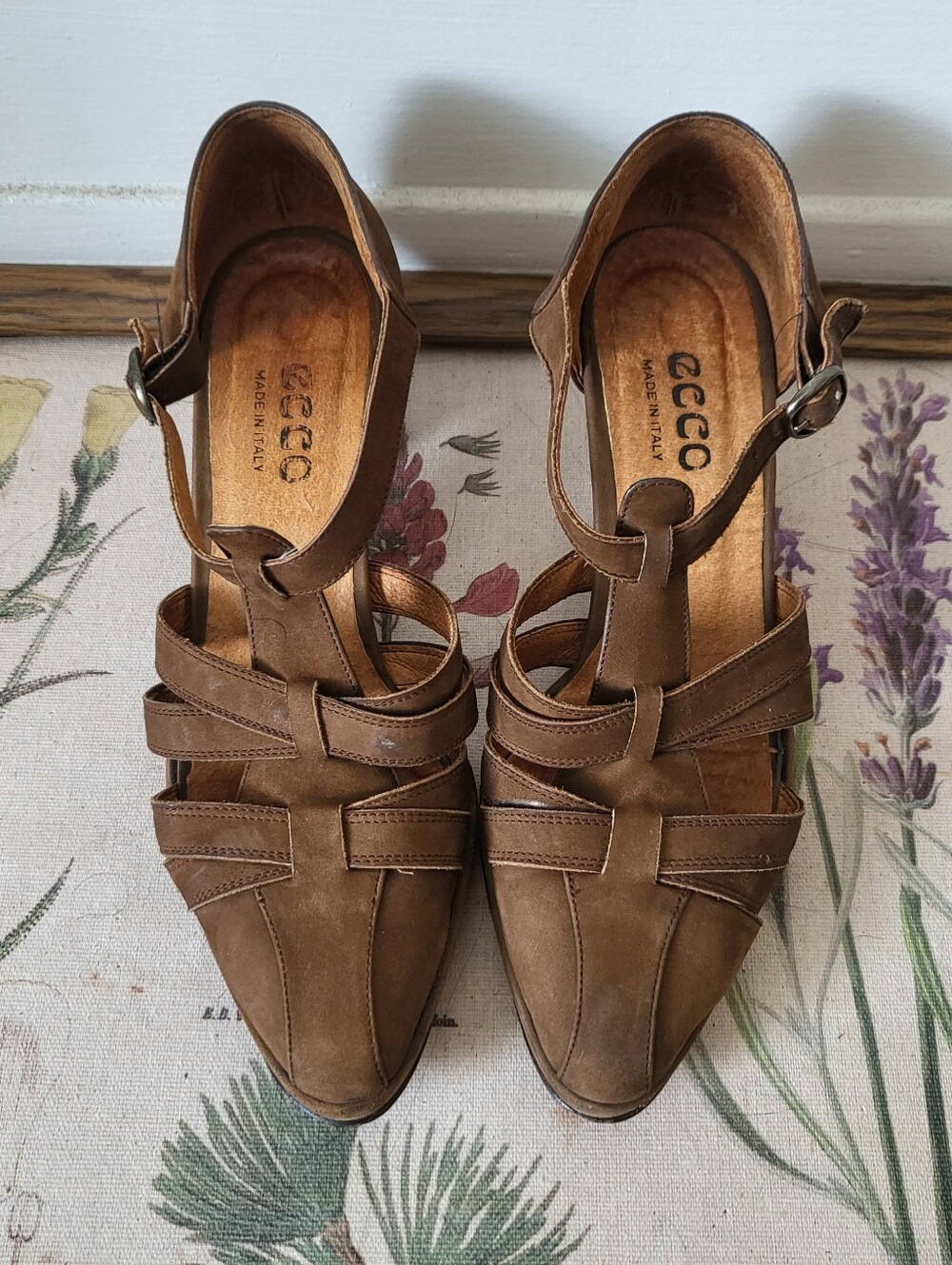 Vintage Ecco Brown Suede Strappy Pointed Toe Kitten Heel US 6 Made In Italy